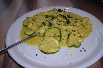 Zucchini-Reispfanne mit Putenfleisch