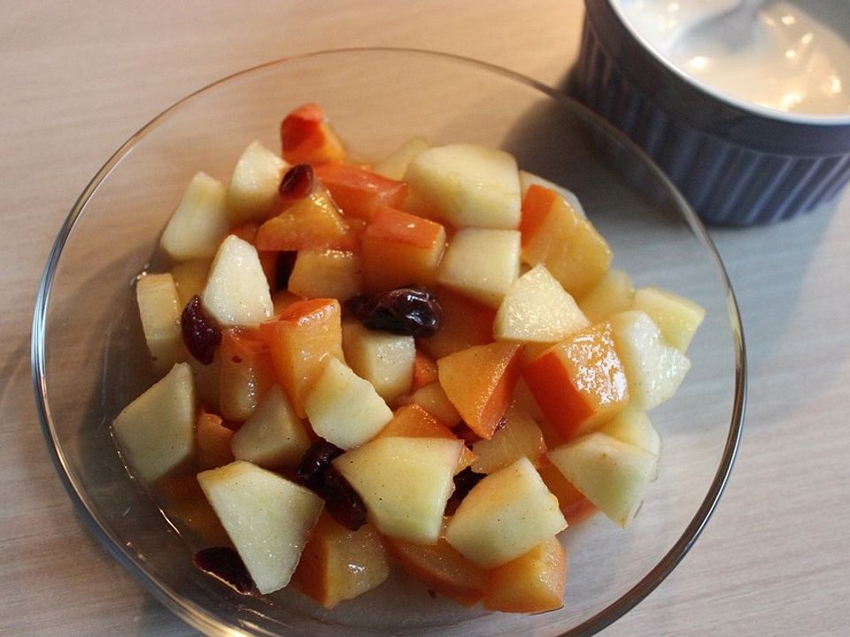 Sharonfrucht-Apfel-Ragout mit Cranberries von patty89 | Chefkoch