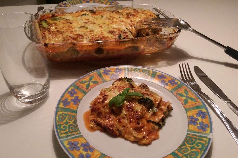 Gemüselasagne mit Brokkoli und Pak Choi