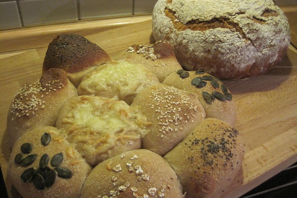 Brot und Brötchen mit Dinkel und Weizen