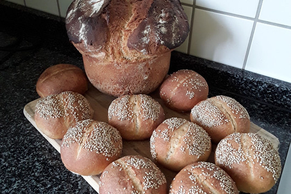 Brot und Brötchen mit Dinkel und Weizen