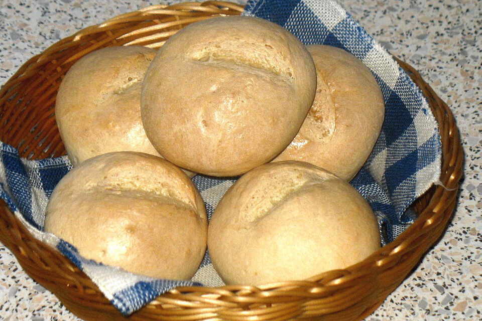 Brot und Brötchen mit Dinkel und Weizen