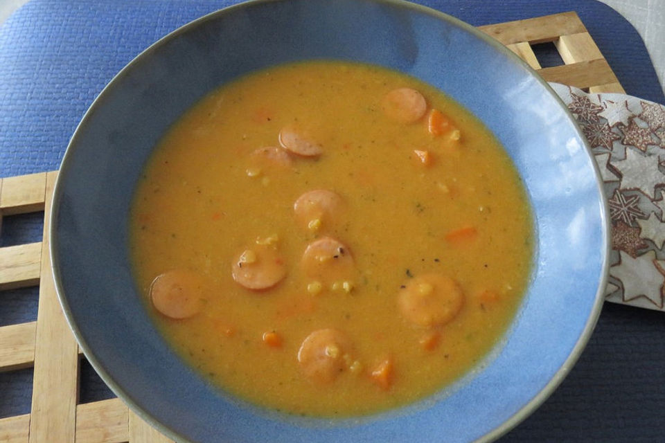 Kürbissuppe mit roten Linsen und Ingwer