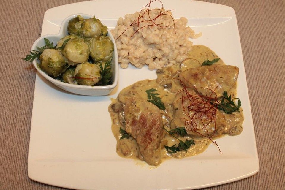 Rosenkohl in Tonkabohnen-Sahne-Sauce