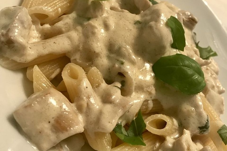 Penne mit Lachs-Crème fraîche-Soße