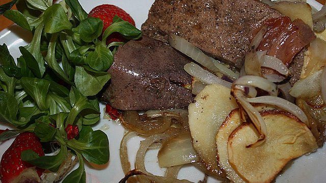 Leber mit Äpfeln und Zwiebeln von B-B-Q