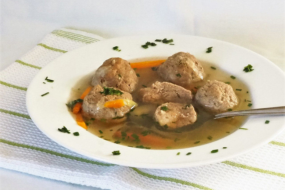 Bayerische Leberknödelsuppe