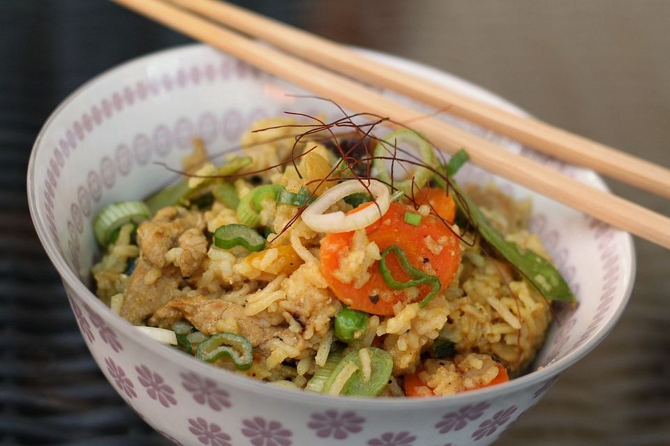 Curry-Gemüsepfanne mit Hähnchen