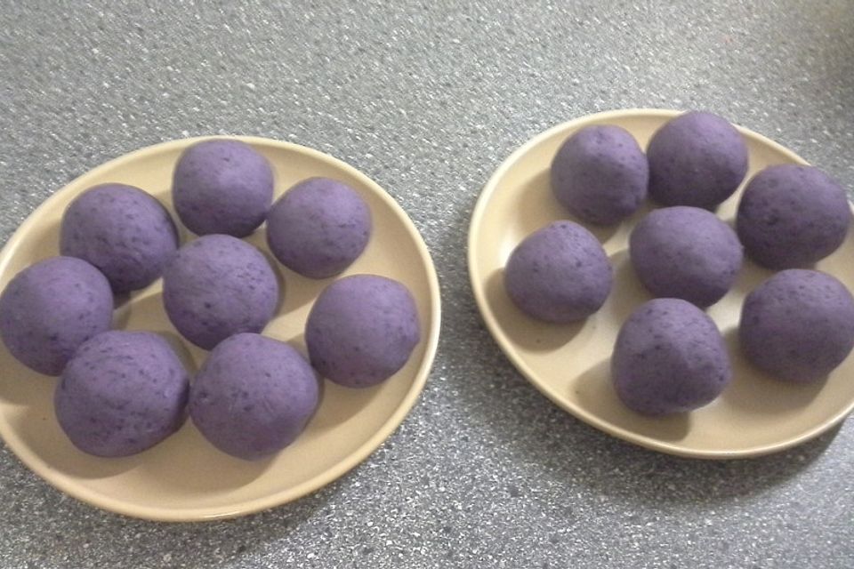 Violette Kartoffelknödel deluxe