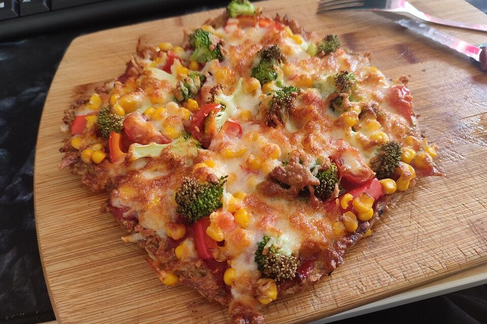 Low Carb Pizza mit Thunfischboden aus dem Airfryer