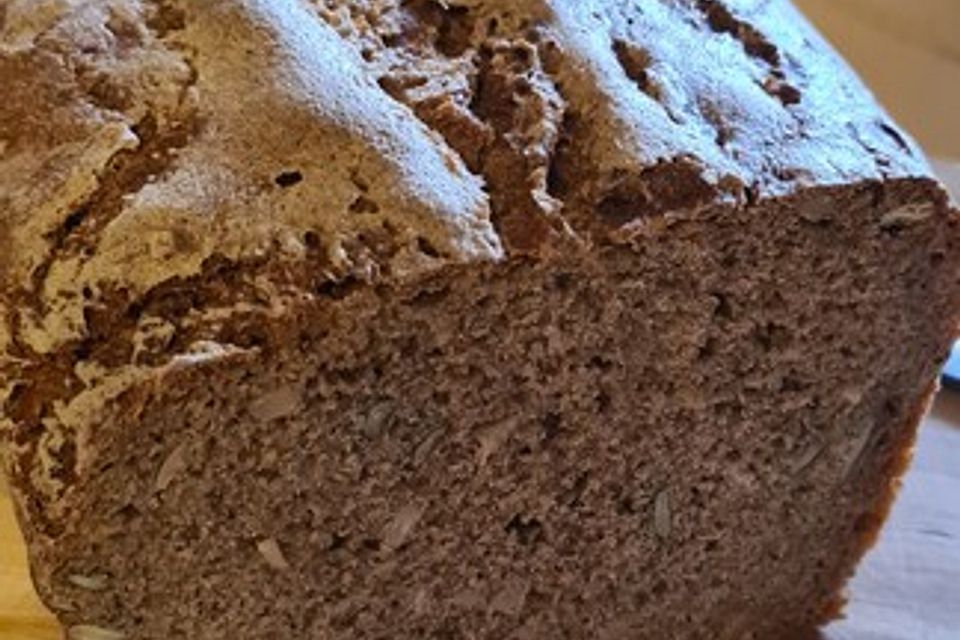 Dinkel-Vollkornbrot mit Sauerteig