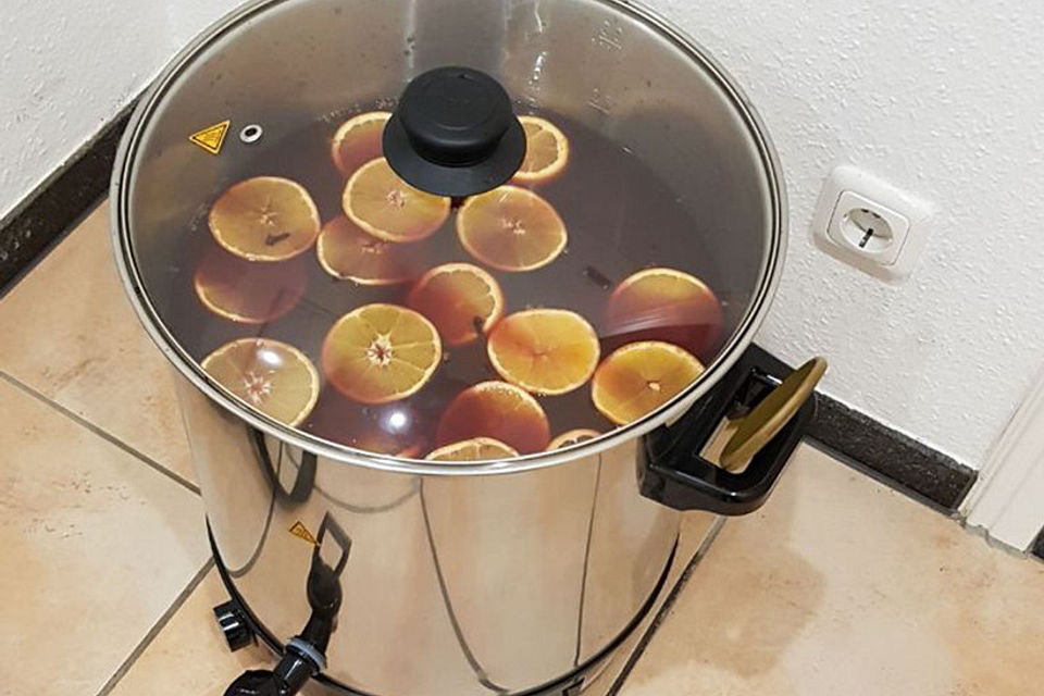 Glühwein mit Backpflaumen