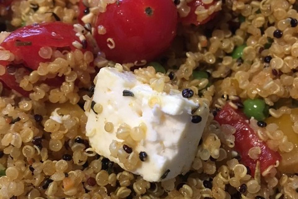 Quinoa-Salat mit Feta