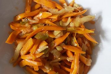 Tanggun Kimchi aus Karotten