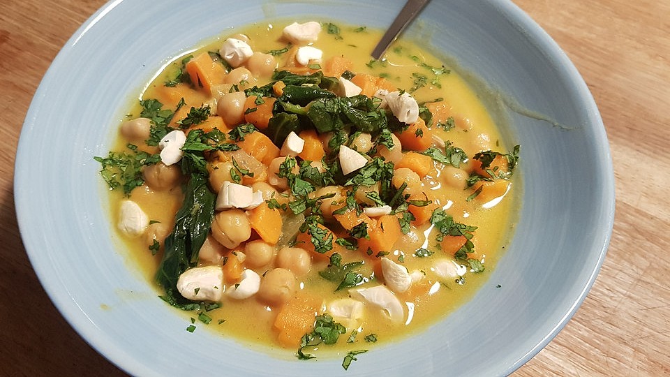 Ayurvedisches Süßkartoffelcurry mit Spinat und Kichererbsen von bommesbude
