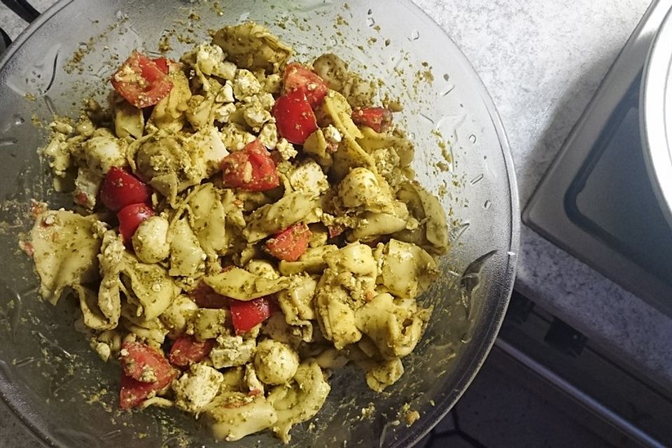 Gnocchi-Hähnchen-Pesto-Salat