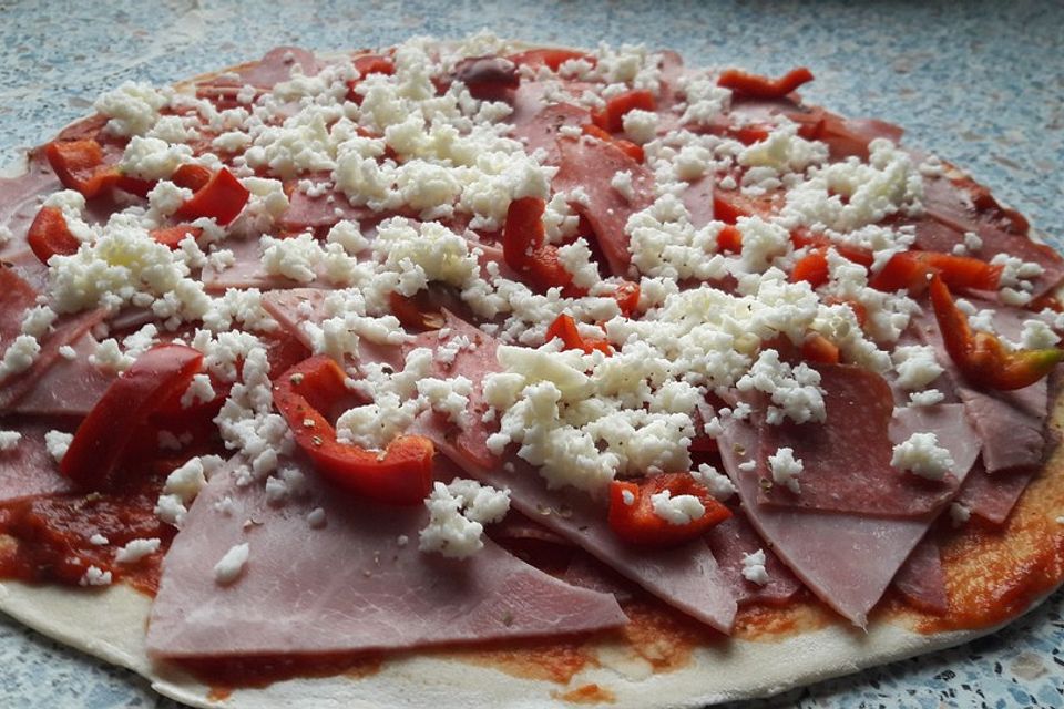 Käse - Salami - Kochschinkenpizza