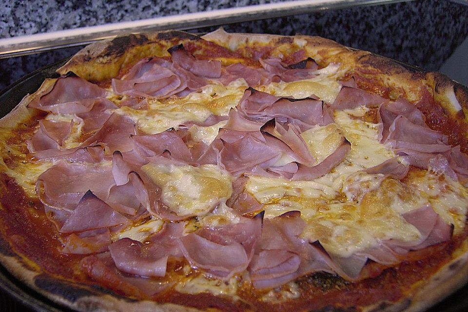 Käse - Salami - Kochschinkenpizza