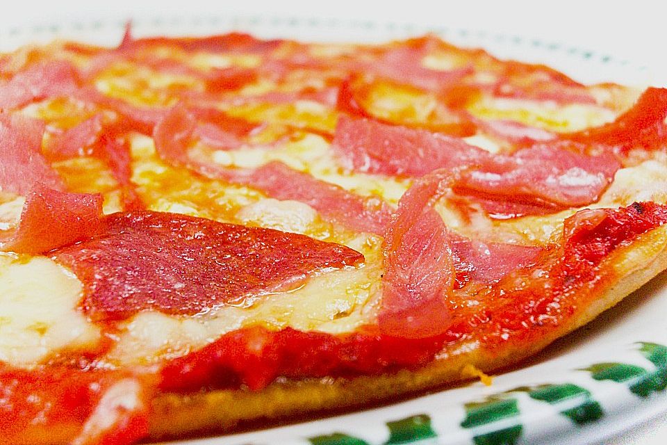 Käse - Salami - Kochschinkenpizza