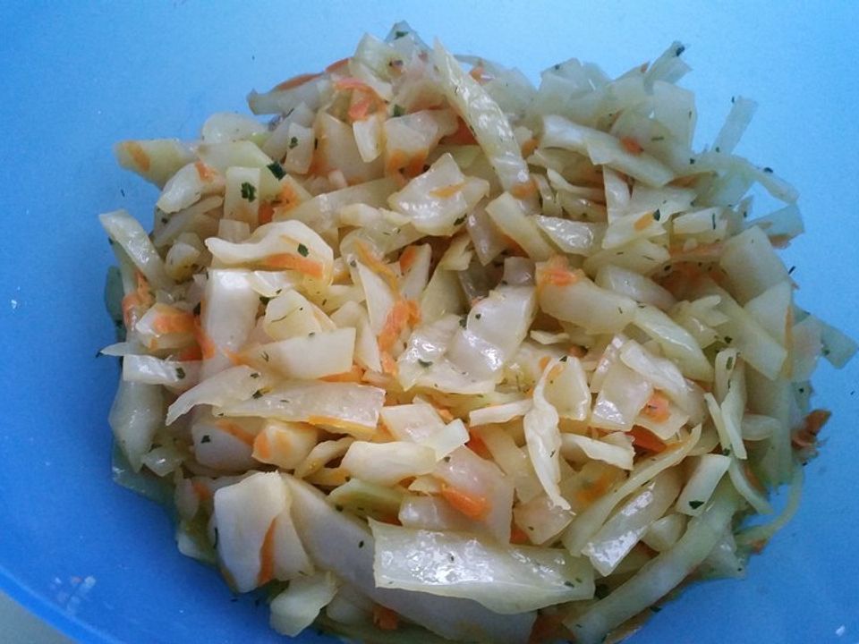 Weißkohl-Karotten-Salat von SunnyKida| Chefkoch