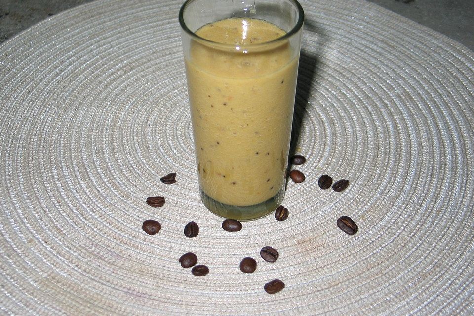 Obst-Ingwer-Kaffee-Smoothie