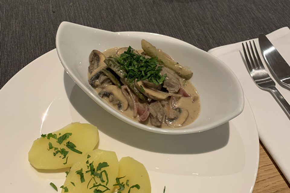 Boeuf Stroganoff