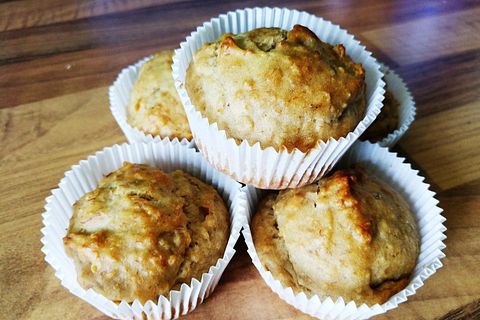 Bananen-Haferflocken-Apfelmus-Muffins für Kleinkinder von chileschote