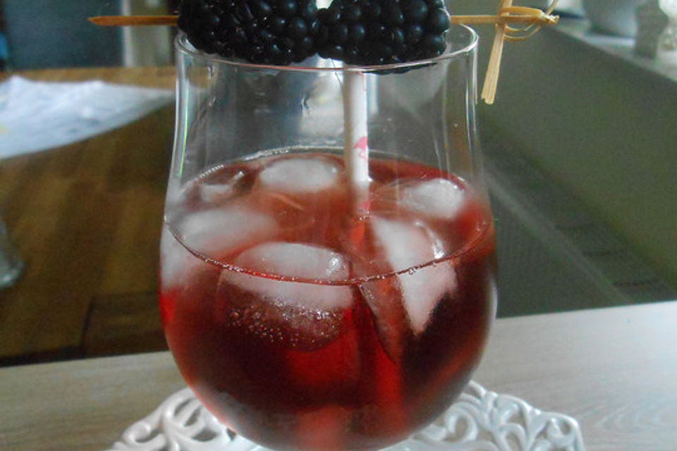 Blackberry Gin Tonic