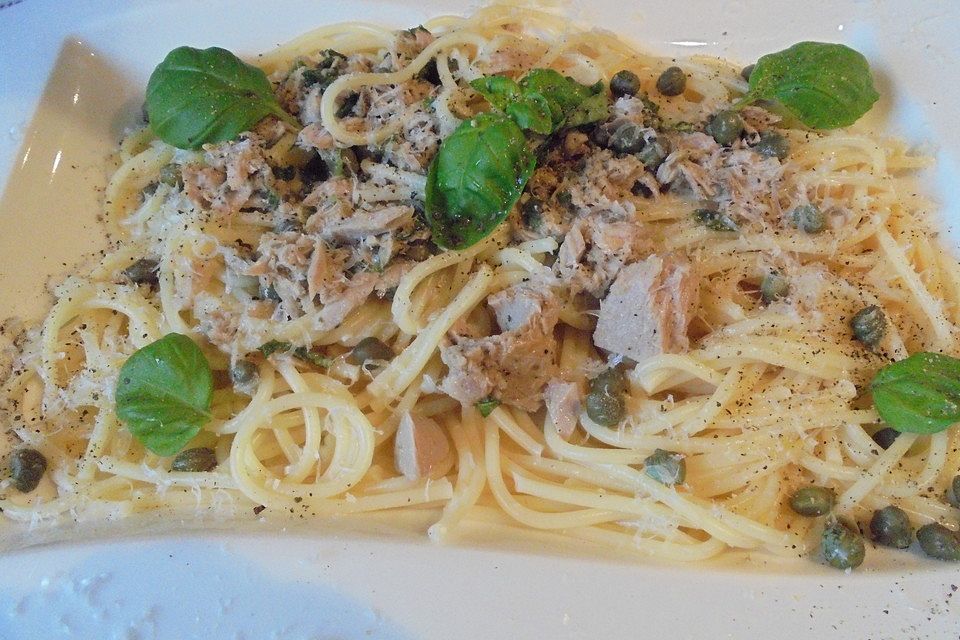 Linguine con tonno, capperi e limone Linguine con tonno, capperi e limone