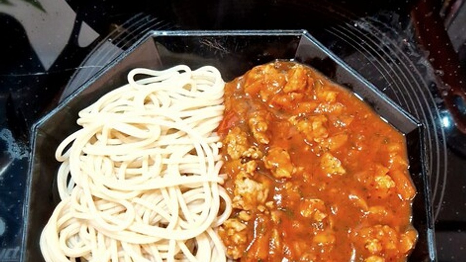 Spaghetti Bolognese mit Putenhackfleisch und Gemüse von Himbeerwurst