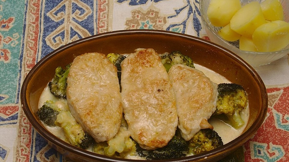 Putenbruststeaks in Brokkoli-Senf-Sahne-Soße von Tatunca