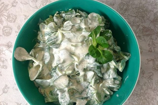 Feldsalat mit Schmanddressing von Melli1404| Chefkoch