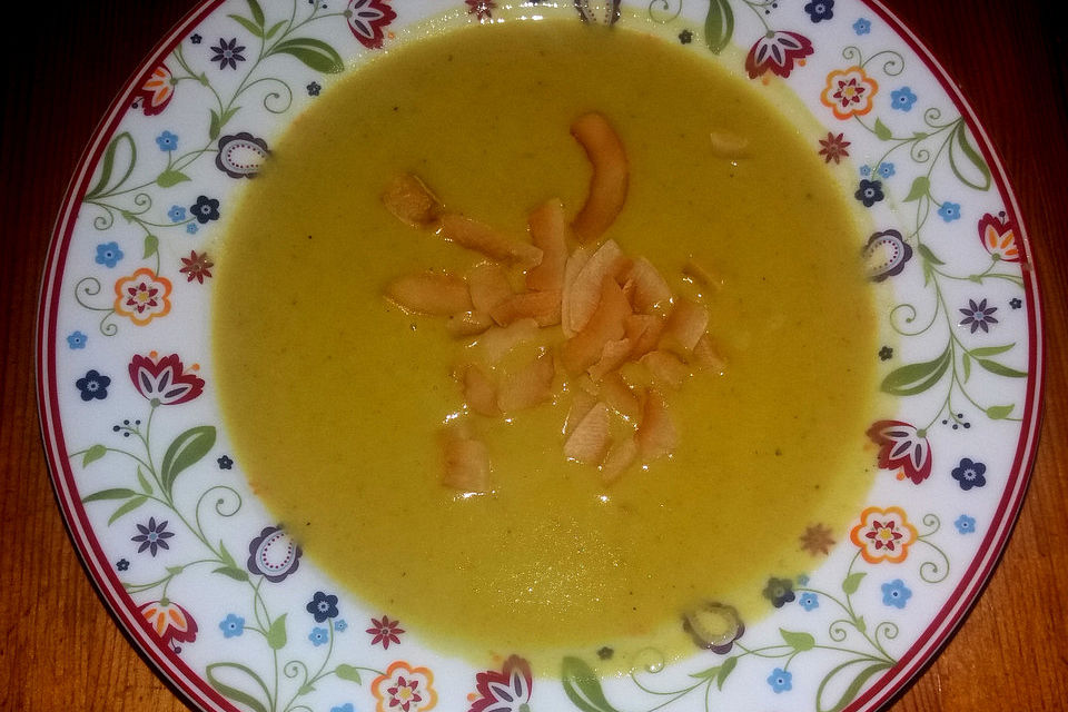 Scharfe Linsensuppe mit Orangen-Kokos-Duft