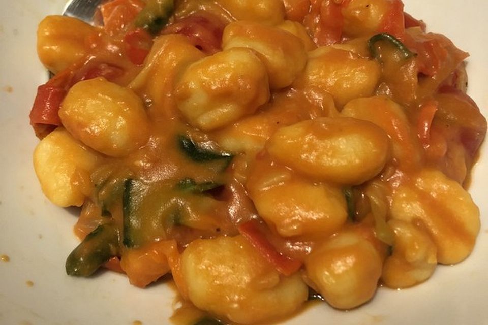 Gnocchi mit Zucchini und Paprika