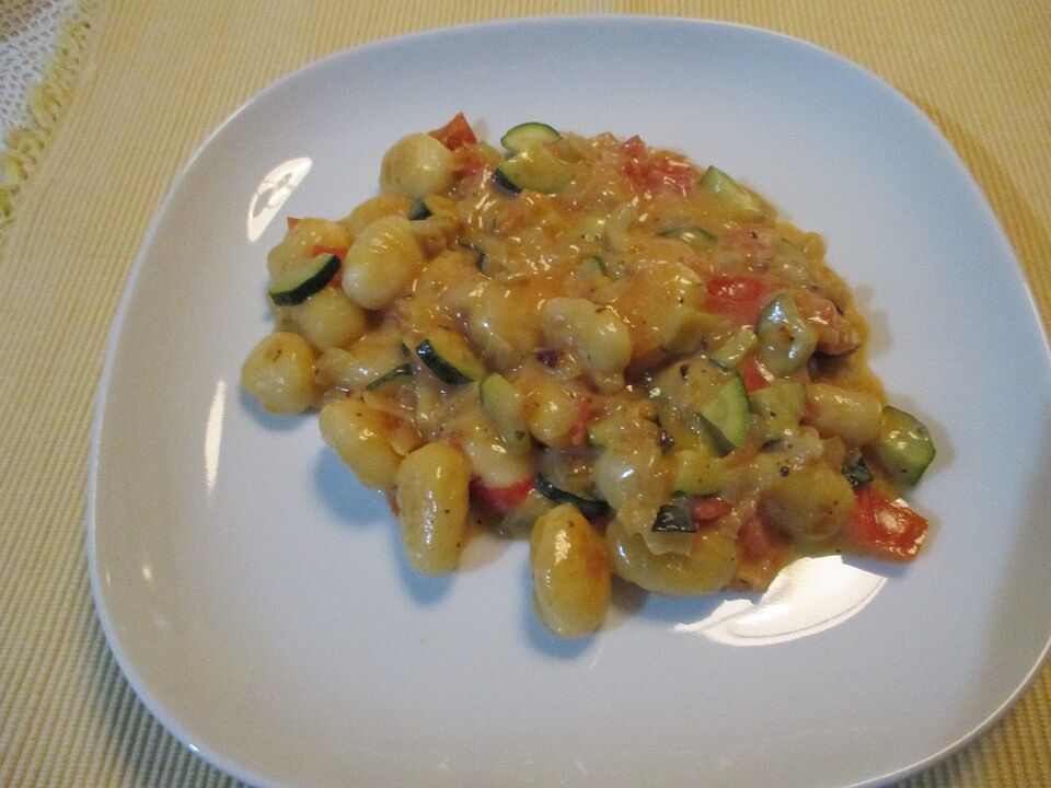 Gnocchi mit Zucchini und Paprika von nonameisangry| Chefkoch