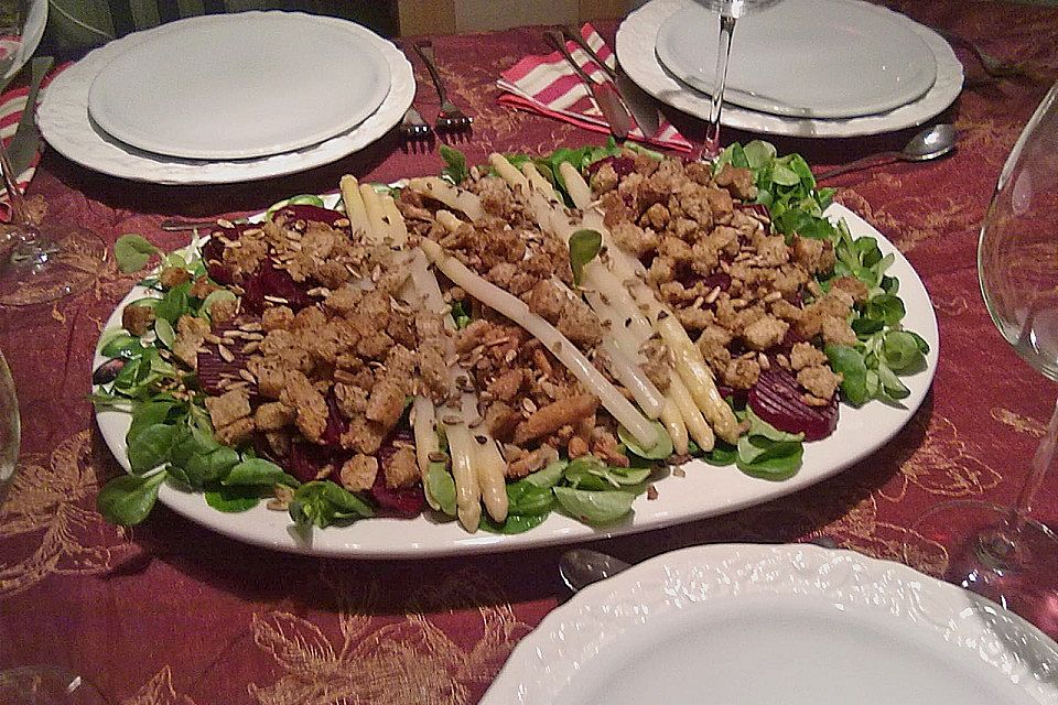 Feldsalat mit frischen Champignons