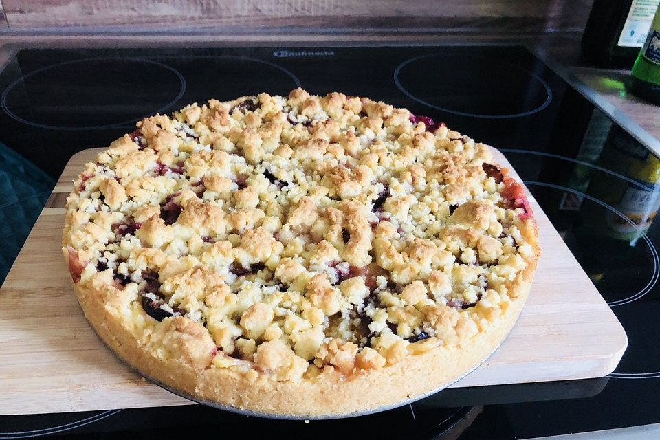 Zwetschgen-Streuselkuchen mit Pudding