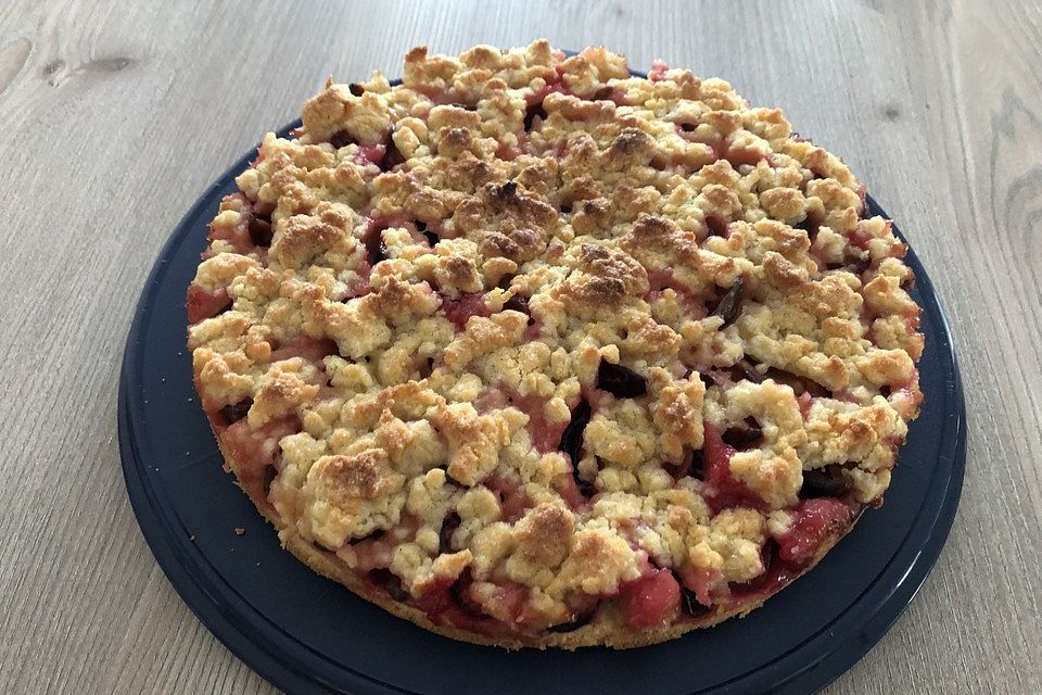 Zwetschgen-Streuselkuchen mit Pudding