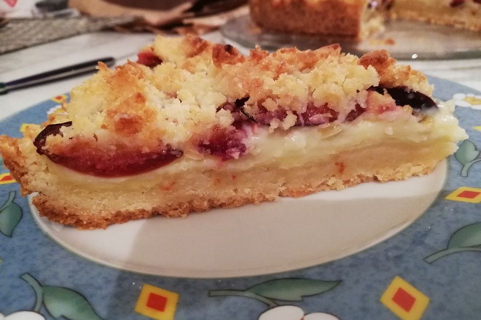 Zwetschgen-Streuselkuchen mit Pudding