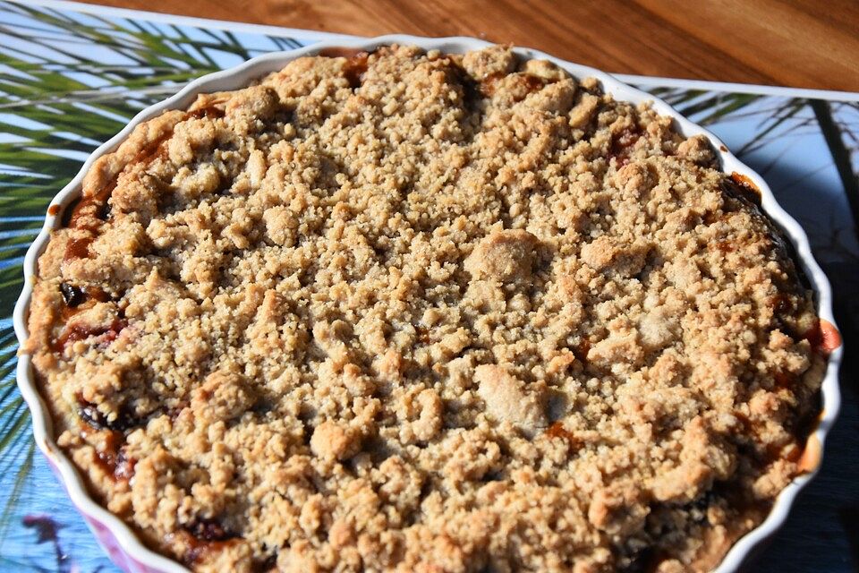 Zwetschgen-Streuselkuchen mit Pudding