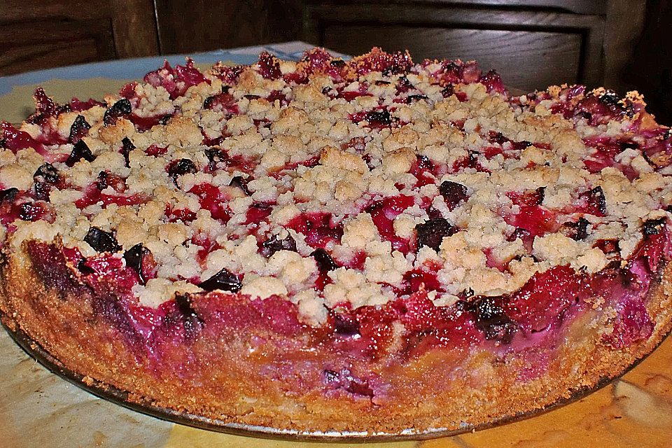 Zwetschgen-Streuselkuchen mit Pudding