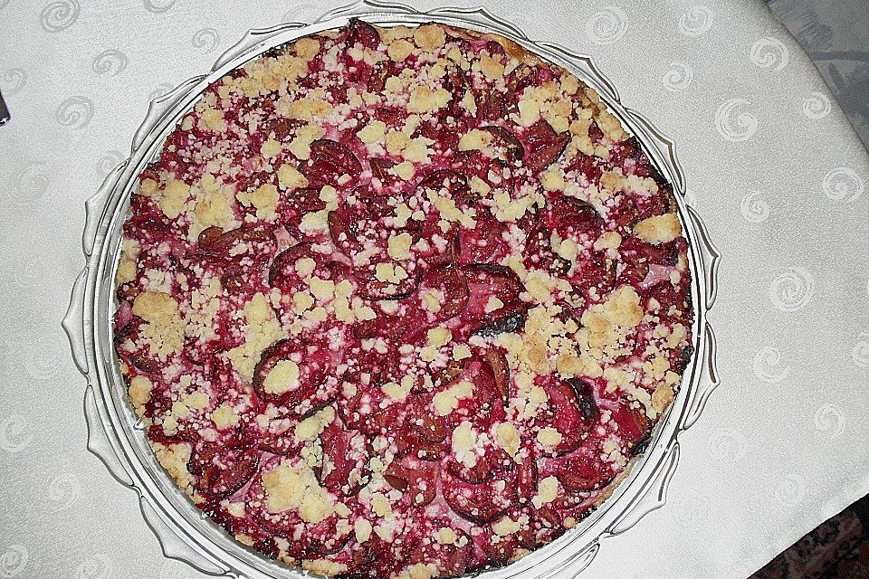 Zwetschgen-Streuselkuchen mit Pudding