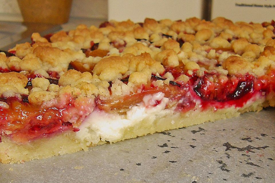 Zwetschgen-Streuselkuchen mit Pudding