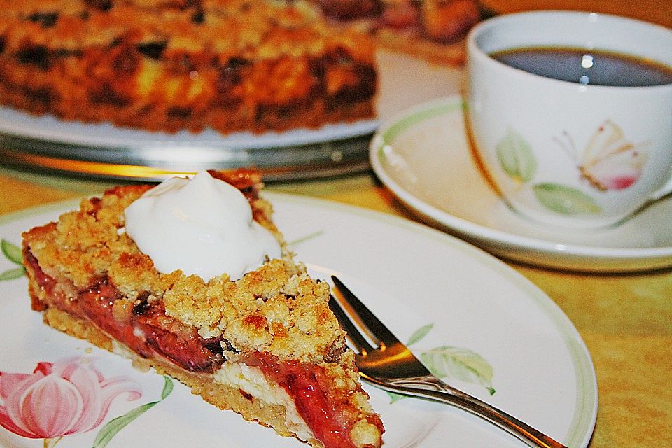 Zwetschgen-Streuselkuchen mit Pudding