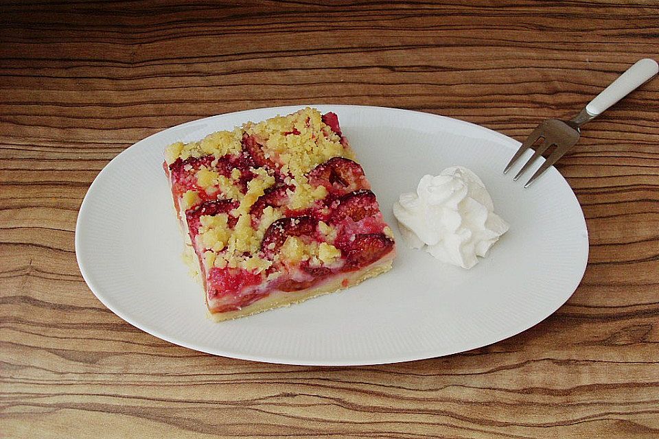 Zwetschgen-Streuselkuchen mit Pudding