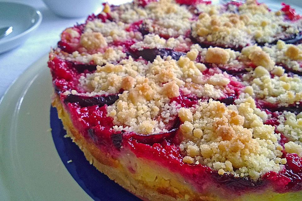 Zwetschgen-Streuselkuchen mit Pudding