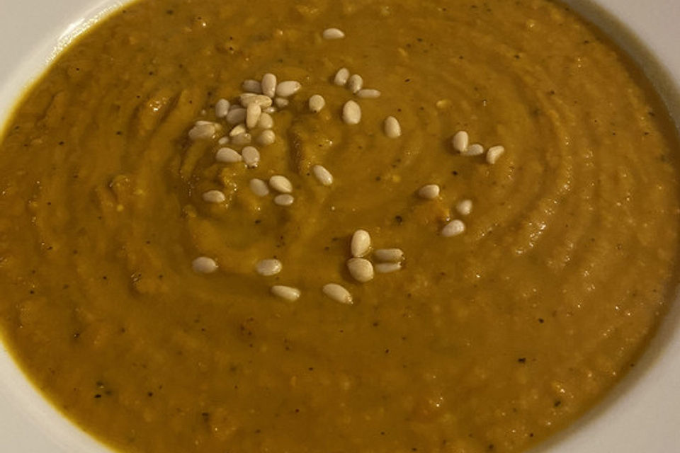 Vegane Kürbis-Maronen-Möhren-Suppe