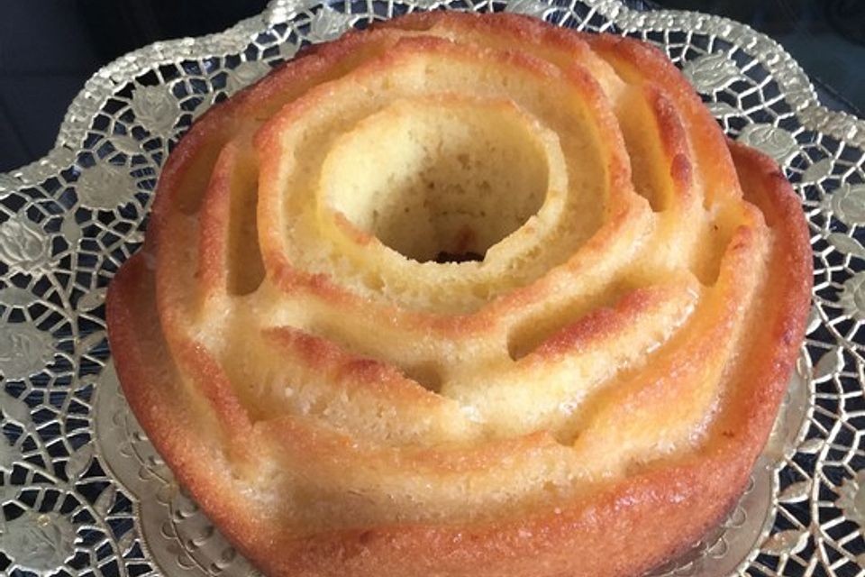 Getränkter Zitronenkuchen