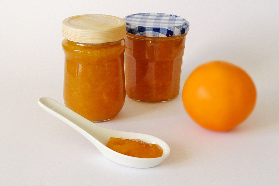 Orangenmarmelade mit Schale und Schuss