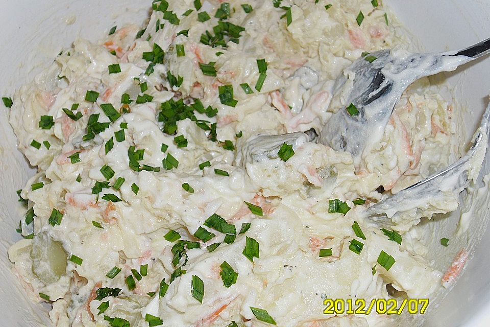 Kartoffelsalat mit Sauerkraut